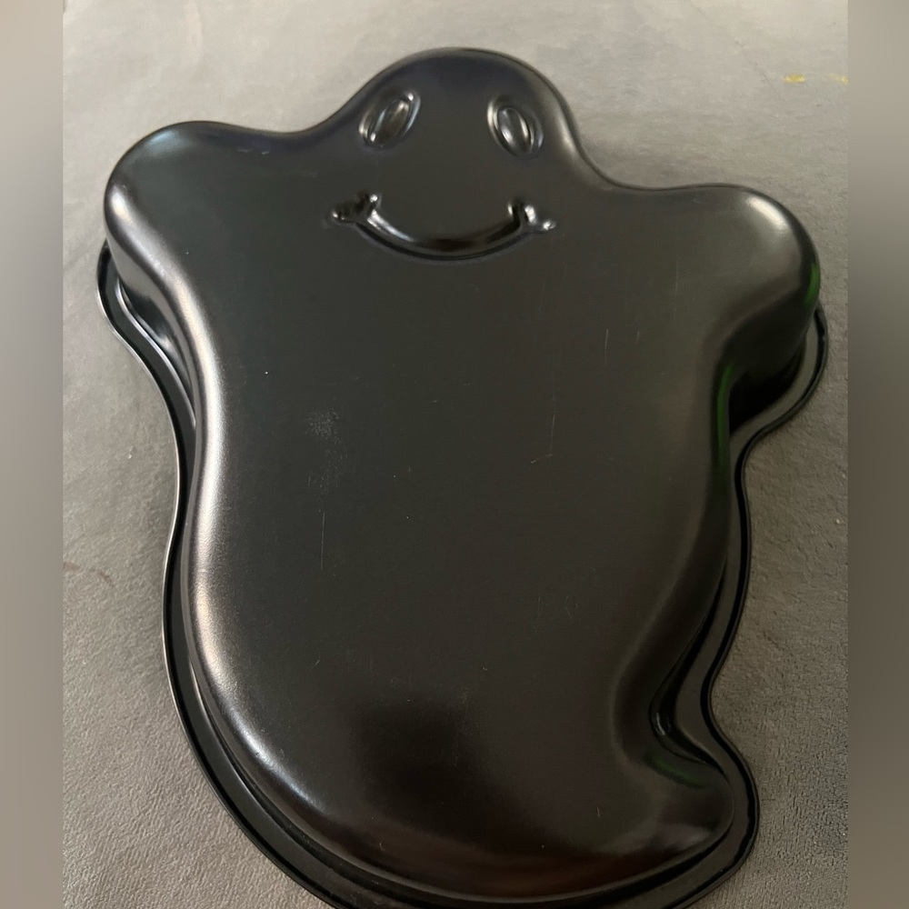 Ghost cake‎ pan